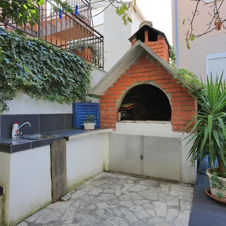 Apartment By The Sea Grebastica, - 19106 *