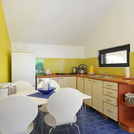 By The Sea Grebastica, - 19106 *