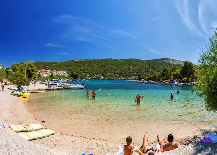 By The Sea Grebastica, - 19106 *