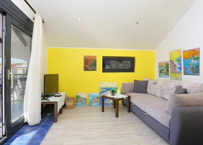 By The Sea Grebastica, - 19106 *